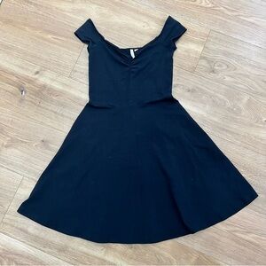 Frenchi Black Off-Shoulder Flared Skirt Rouched Front Dress Small As Is